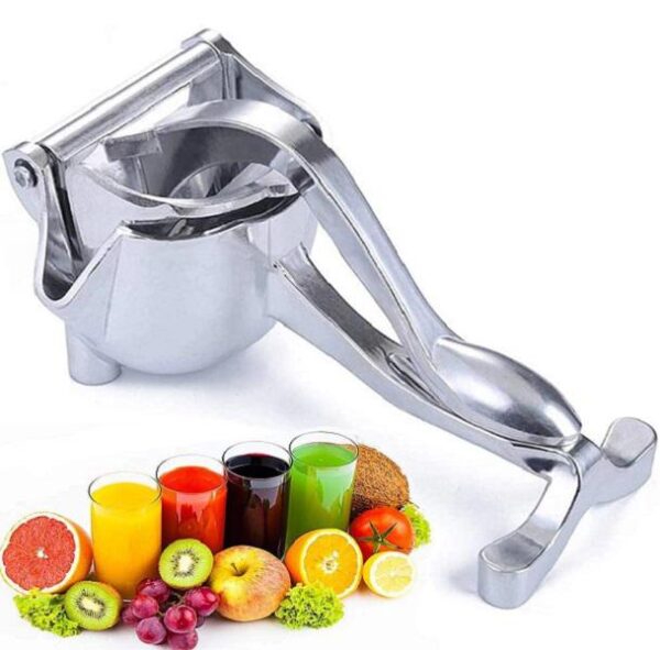 manual fruit press2 - Veoma lako iscedite limun, pomorandzu, nar, jabuku, lubenicu, grozdje, kivi i bilo koje drugo voce i povrce. Jednostavno za koriscenje i lako se cisti. Za par trenutaka dobicete potpuno prirodni domaci sok. Dodatne nozice sluze radi boljeg prijanjanja na podlogu i vece stabilnosti. Svi delovi izradjeni su od nerdjajuceg celika i mogu se prati u masini za sudove. Vrhunski dizajnirana, stedi energiju i ekoloski je prihvatljiva. Rucna cediljka sa kojom mozete presovati i cediti voce i tako napraviti 100% prirodan i zdrav napitak. Nije potrebno ljuštiti koru kao kod elektricnih cediljki. Jednostavno iseckajte omiljeno voce ili povrce na komade, ubacite u presu, pritisnite i dobijate prirodan sok. Veoma lako se cisti, isperite ga samo pod mlazom tople vode i sve je gotovo za 10 sekundi.  