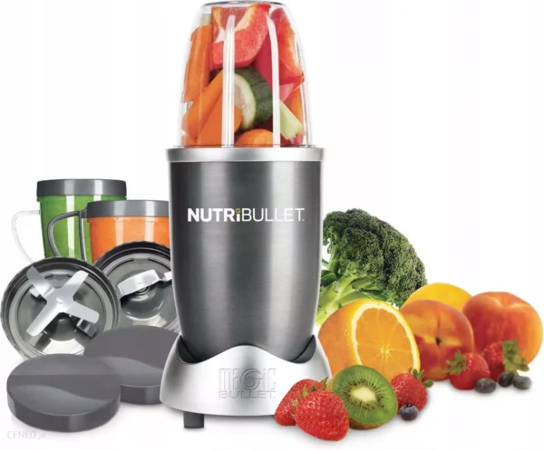 229d0768 dbf4 4e92 a96a b6928fdea155 i delimano ekstraktor nutribullet 600 xxl 1000051837 - Magic Bullet Nutribullet je kompaktan i moćan blender namenjen za pripremu ukusnih i hranljivih smutija, sokova, sosova i drugih napitaka. Ovaj blender je popularan zbog svoje lakoće upotrebe, brzine i efikasnosti u pripremi zdravih obroka. Opremljen snažnim motorom, Nutribullet omogućava lako mešanje sastojaka za pripremu hranljivih obroka za samo nekoliko sekundi. Dolazi sa tri različite veličine kontejnera, što omogućava korisnicima da pripreme različite količine hrane za različite potrebe. Nutribullet se može koristiti za pripremu ukusnih i zdravih obroka u bilo koje doba dana. Možete ga koristiti za pripremu smutija od voća i povrća, biljnih napitaka, proteinskih šejkova i drugih zdravih napitaka.