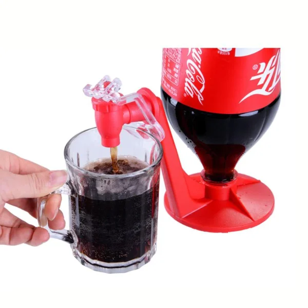 Fizz Saver Soda Dispenser 1 800x 3ef9e62d 869b 45fb 9eb0 e2ccc0465958 - Fizz Saver je praktičan i ekonomičan proizvod koji vam omogućava da produžite svežinu gaziranih pića i smanjite potrošnju. Sa ovim proizvodom, možete zaboraviti na rasipanje pića i stalno kupovinu novih boca, a ujedno i smanjiti količinu plastike koju koristite. Fizz Saver radi tako što vam omogućava da lako zatvorite flašu gaziranog pića nakon što ste ga otvorili, što sprečava da se piće izduva i izgubi svoj ukus i mehuriće. Uz pomoć Fizz Saver-a, možete održati piće svežim i gaziranim čak i nakon nekoliko dana. Fizz Saver je jednostavan za upotrebu. Sastoji se od malog plastičnog čepa sa navojem koji se lako postavlja na vrh flaše, zajedno sa posebnom pumpicom koja vam omogućava da uklonite višak vazduha i zatvorite flašu. Ovaj proizvod se može koristiti za sve vrste gaziranih pića, uključujući soda vodu, kolu, tonik i druge. Fizz Saver vam omogućava da uštedite novac jer nećete morati da bacate polu-potpune boce gaziranih pića. Ovaj proizvod je takođe ekološki prihvatljiv, jer smanjuje količinu plastike koju trošite, što je od velike važnosti za zaštitu životne sredine. Uz Fizz Saver, možete uživati u svežem i gaziranom piću bez obzira na to koliko dugo je bilo otvoreno.