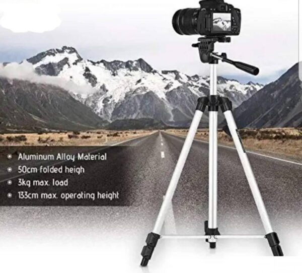 121227442 6115493dd254f0 354246471628784925954 - Podesiv stativ-tripod za fotoaparate, kamere i mobilne telefone Kompatibilan je sa svim vrstama digitalnih fotoaparata i kamera koje teže manje od 3kg Mehanizam nogu omogućava fotografima da se postave u savršenu poziciju glatkim, brzim pokretom, što im daje slobodu da se fokusiraju na sam čin Dodatak, torba za nošenje Minimalne visine oko 50cm, maksimalne 133cm Sa rotacijom i ojačanjima Moze se koristiti sa velikim brojem modela uređaja svih proizvođača Pouzdan i lagan za nošenje za putovanja Materijal: aluminijum i plastika