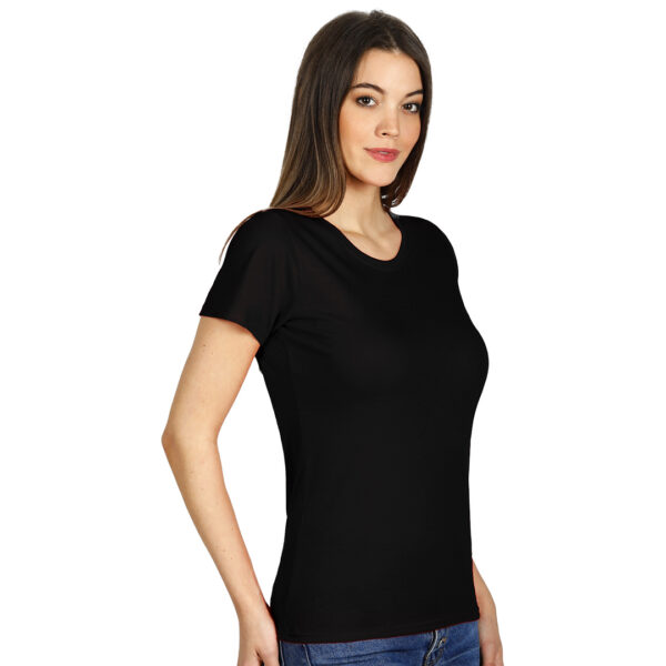 5006410 002 - Ženska majica, blago strukirana, šivena iz tube, dupli štepovi na renderu, rukavima i dnu, dodatni štepovi duž ramena, okovratnik ojačan trakom