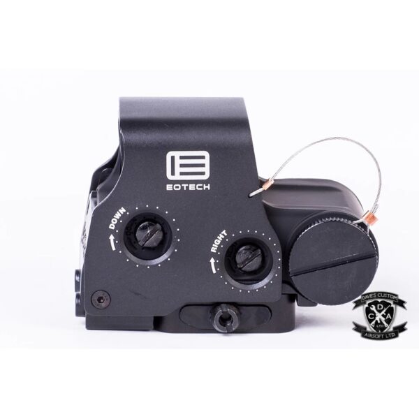 558 Style Holographic Sight Black Tan b 1000x1000 1 - Elektronski red dot sa više opcija, tačka-krstić-dupli krstić-krug sa tačkom U kompletu sa baterijom, uputstvom, dva iimbus ključa za montažu i štelovanje Za sina od 20mm 10 nivoa osvetljenja Automatsko iskljucivanje Otporan na udarce