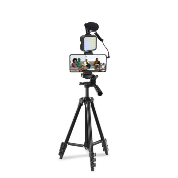 Hc42529a566334bde8f09d51c1f4ab3be0 1 - Profesionalni komplet za strimovanje. Specifikacija: Model: KIT-05LM Tripod 50″ Materijal: ABS, legura aluminijum Visina stativa: 15″-50″ Osjetljivost mikrofona: + 20dB Napajanje za video LED svetlo: 2 x AA baterija (nije uključena)    