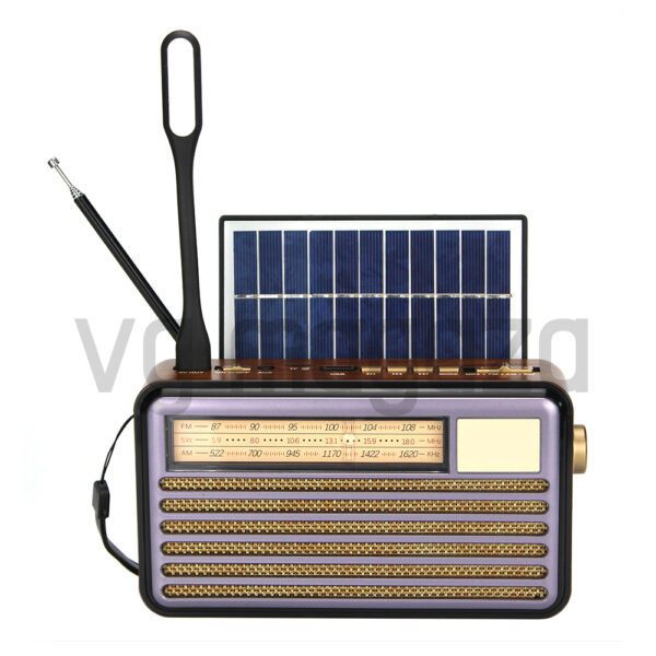 Hfe2ac050e4584d5c8a3ae545261ade56Y - Dizajniran u retro stilu, MPR3 radio plejer sa LED svetlom, punjivom baterijom i solarnim panelom. Retro plejer se odlikuje takođe i veoma laganim dizajnom za nošenje, kao i lako zamenljivom punjivom litijumskom baterijom.