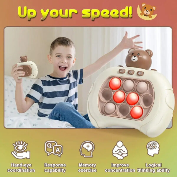 20231017193049 - ✔️Ova fidget konzola omogućava deci da se zabavljaju satima, smanjujući vreme ispred ekrana i idealna je za oslobađanje od stresa i senzorno istraživanje. Sa laganim i prenosivim, to je savršena igračka za putovanje za decu uzrasta od 3-12 godina i više.✔️Ugrađena sa 4 režima, svaki sa različitim nivoima težine, uključujući režim misije, režim memorije, režim bodovanja i režim za više igrača, ova fidget igračka je brza, izazovna i tako zabavna! Pomaganje u vežbanju dečijih sposobnosti razmišljanja i takmičenja, koncentracije i saradnje. Ova neverovatna igračka za izazov za mozak je zabavna za sve uzraste!✔️Da bi pobedili ovu brzu i izazovnu igru slagalice koja se razvija u dekompresiji, deca moraju da održavaju visok nivo koncentracije i puste svoje ruke i mozak da rade efikasnije. Ovo pomaže kod razvoja sposobnosti reagovanja, pamćenja i logičkog razmišljanja kod dece i poboljšava fleksibilnost prstiju, što je veoma korisno za senzorni razvoj dece i oslobađanje od stresa.✔️Pop light fidget igra je napravljena od visokokvalitetnih netoksičnih materijala da bi dugo trajala i bezbedna za decu. Ima ugrađena LED svetla i podesivu jačinu zvuka (može se potpuno isključiti). Čvrsti mehur se lako pritiska, a mat drška se lako drži. 👉Potrebne su 3 AAA baterije (nisu uključene). Bez delova, samostalni dizajn je odličan za putovanja.✔️Ova svetleća fidget igračka je idealan poklon za decu, tinejdžere, pa čak i odrasle za Božić, Noć veštica, rođendane, Uskrs, Dan zahvalnosti, porodična okupljanja ili bilo koju drugu priliku