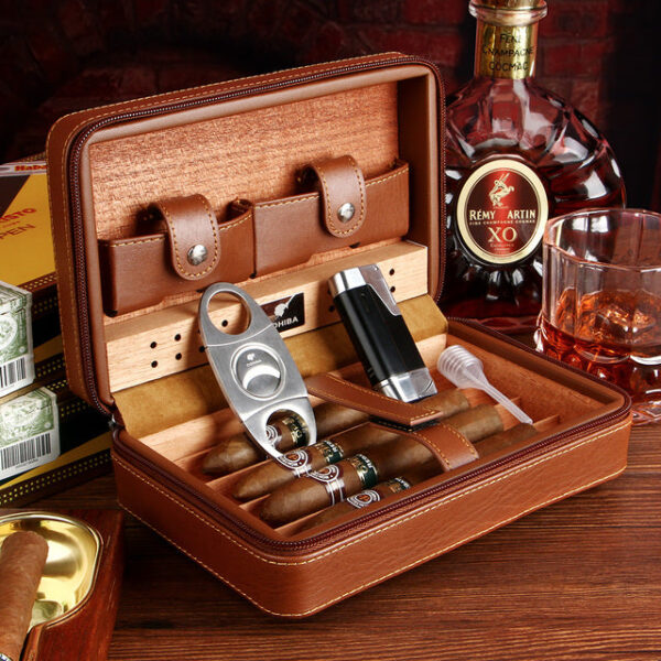 Portable Cigar Humidor With Lighter Cigar Cutter Set Smoking Accessories Cedar Wood Cow Leather Cigar Humidor.jpg 640x640 0628d782 769f 4db4 bc18 5781bf4a4f64 - COHIBA kožni humidor za putovanja.