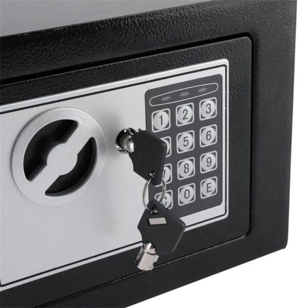 digitalni sigurnosni sef za novac i dragocenosti 659755 - Želite da se zažtitite od krađe. Sef za novac, nakit i dragocenosti je savršen za kućnu varijantu, hotele. Može da se fiksira na zid ili neku ravnu površinu na stolu, polici. U setu dobijate dva ključa za otvaranje sefa i još dodatno ima zaštitu šifrom na elektronskoj bravi.