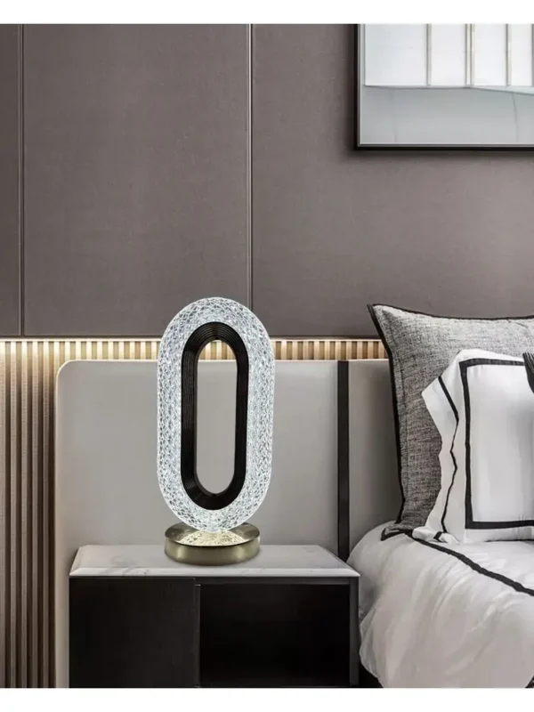 svet - Napravljena od vrhunskog akrilnog i ABS materijala, naša kristalna stolna lampa je višekratna i izdržljiva za upotrebu. Postoje 3 svetle boje, uključujući toplu žutu, belu svetlost, toplu belu (svetlost se menja u nizu). Naša noćna lampa je dizajnirana sa modernim i jednostavnim stilom, zlatnom bazom i akrilnim kristalnim dijamantskim abažurom, koji vam pruža luksuzno iskustvo. Može ukrasiti vašu sobu i stvoriti udobnu i romantičnu atmosferu. Ova mala lampa je kontrola na dodir, koja ima osetljivu indukciju. Dolazi sa USB kablom za punjenje, trajanje baterije je oko 6-10 sati (2000mAh). Ova lampa je pogodna za spavaću sobu, dnevnu sobu, trpezariju, bar, kampovanje, itd. Takođe je idealan poklon za rođendan/božić ili zabavu za vašu porodicu, prijatelje i drugove iz razreda. Ako imate bilo kakvih pitanja, kontaktirajte nas, naš servisni tim će vam pružiti profesionalnu i zadovoljavajuću uslugu. Naziv proizvoda: Kristalna stona lampa Materijal proizvoda: Akril+ ABS Boja svetla: Toplo žuta, bela svetlost, toplo bela (svetlost se menja u nizu) Režim prekidača: Prekidač na dodir (kratki pritisak na dodir ili promena boje/podešavanje osvetljenosti dugim pritiskom na dodir) Kapacitet baterije: 2000 mAh Snaga svetlosti: 5V Trajanje baterije: 6-10 sati (2000 mAh) Veličina proizvoda: 12×26 cm 1. Proizvod je za višekratnu upotrebu. 2. Mogu postojati male razlike između slike i stvarne boje robe. Potrudićemo se da vam pokažemo tačnu boju. 3. Molimo dozvolite malu razliku u dimenzijama zbog ručnog merenja. 1kMain Light 1kManual 1kUSB kabl za punjenje