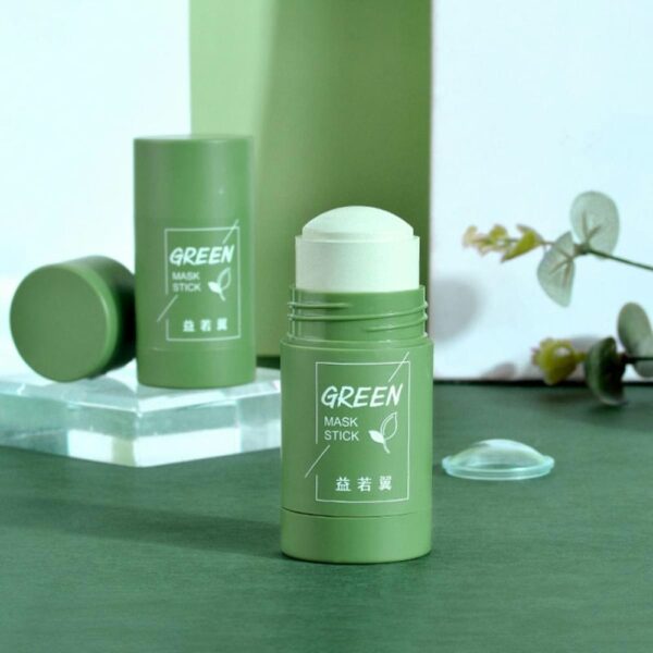 zelena maska za lice 11 gratis 975423 - Maske za lice u stiku od zelenog čaja, gline i spiruline su sjajna stvar ukoliko želite da na jednostavan i zdrav način očistite svoje lice.