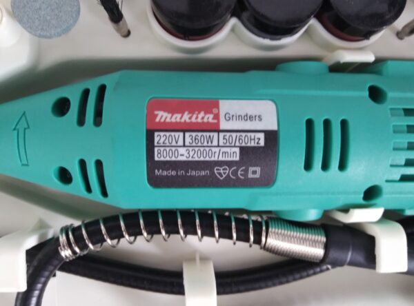 bijaks makita 360w 4 - Čeona brusilica MAKITA bijaks 360w sa priborom Regulaciju obrtaja Jacina: 360W Napon – 220V Prihvat – 3.2mm Dužina sajle – 1m Podešavanje broja obrtaja -od 8000-32000 rpm Dužina kabla – 1.5m Max. prečnik brusnog nastavka Ø 32 mm Max. kapacitet prihvata alata 6 mm Dimenzije (DxŠxV) 359 x 82 x 82 mm  