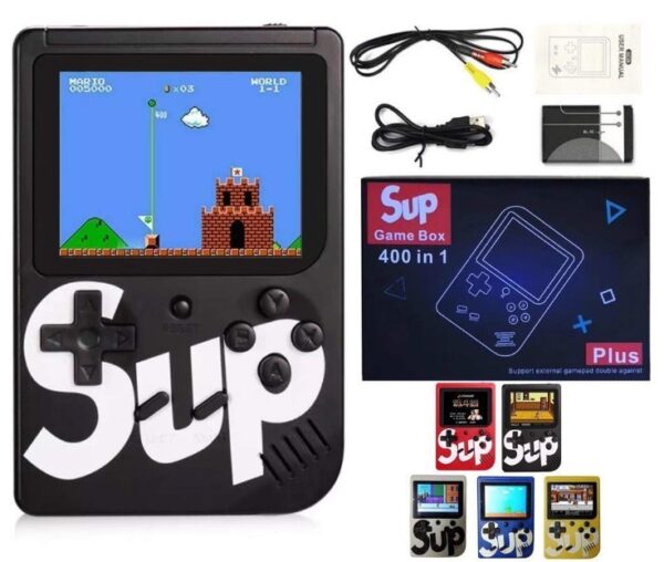 game sup box okshop 1 - Super GAME BOX 400 in 1 Rucna konzola sa 400 igrica Vratite se u detinjstvo i uzivajte u igri sa Vasim malisanima! U setu dobijate : – Rucnu konzolu – USB Kabal – Kablove za povezivanje na TV – Punjivu bateriju Porucivanje na broj:  Poziv/SMS Ako želite da vam pošaljemo predmet, potrebni su sledeci podaci: -Ime i prezime, -Ulica i broj, -Mesto i poštanski broj, -Broj telefona za kontakt