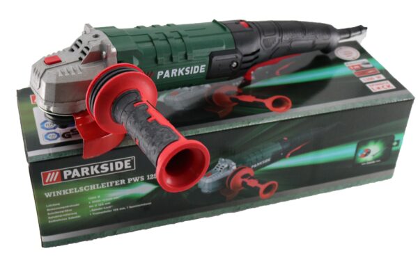 parkside brusilica 1 - Parkside Brusilica 1300w Model: PWS 125 A1 Jacina: 1300w Ploca do 125mm Duzina kabla: 3m Broj obrtaja: 3000-12000/min Aluminujum Visok Kvalitet Porucivanje na broj:  Poziv/SMS Ako želite da vam pošaljemo predmet, potrebni su sledeci podaci: -Ime i prezime, -Ulica i broj, -Mesto i poštanski broj, -Broj telefona za kontakt