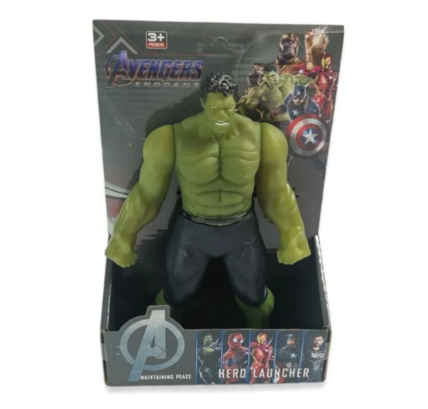 AvengersMarvelFigura HulkZelenaSila - Zaronite u Marvel svet uz našu Avengers Marvel Figuru - Hulk: Zelena Sila. Ova figurica donosi legendarnog superheroja direktno iz stripova, spremnog da unese eksploziju energije u vašu kolekciju.