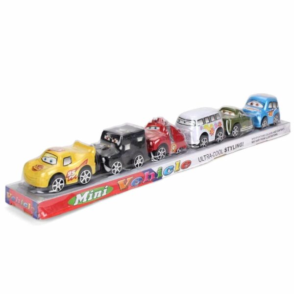 Mini Vehicles - Set autica, poznatih crtanih junaka Cars odusevice svako dete. Autici su zute, crne, crvene, plave , zelene i bele boje dimenzija duzine 6cm, sirine 4cm i visine oko 3cm. Autici razvijaju motoriku kod dece, koordinaciju pokreta i mastu, U setu se nalazi 6 automobilcica koji se krecu na potez unazad. Namenjeni su uzrastu 3+.