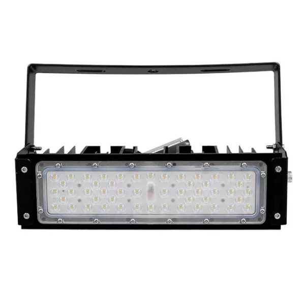 RGB led reflektor u boji 100w - RGB LED Reflektor 100w Aluminijumski podesiv u 16 boja koje menjate po želji, pomoću daljinskog upravljača.