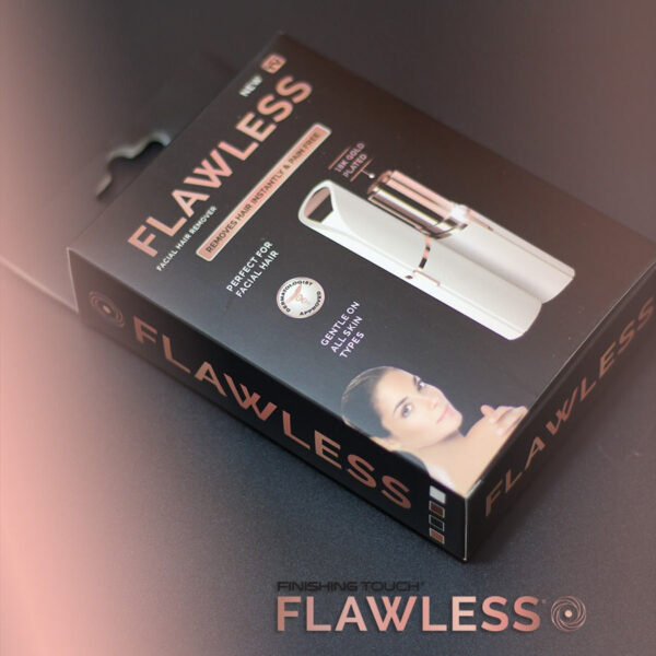 depilator flawless finishing touch okshop 4 - Ugrađeno LED svetlo. Hipoalergenska svojstva i bezbolno uklanjanje, za sve tipove kože. Nikakva opasnost od posekotina ili bilo kakve vrste povrede. Više ne morate trpeti loše stvari prouzrokovane od strane tradicionalnih metoda depilacije, sada je uklanjanje dlačica moguće bez bola, crvenila ili iritacije. Proizvod je ispitan od strane dermatologa i potpuno je bezbedan za korišćenje. Bez neželjenih nuspojava. Radi na 1x AAA baterija (nije u paketu).