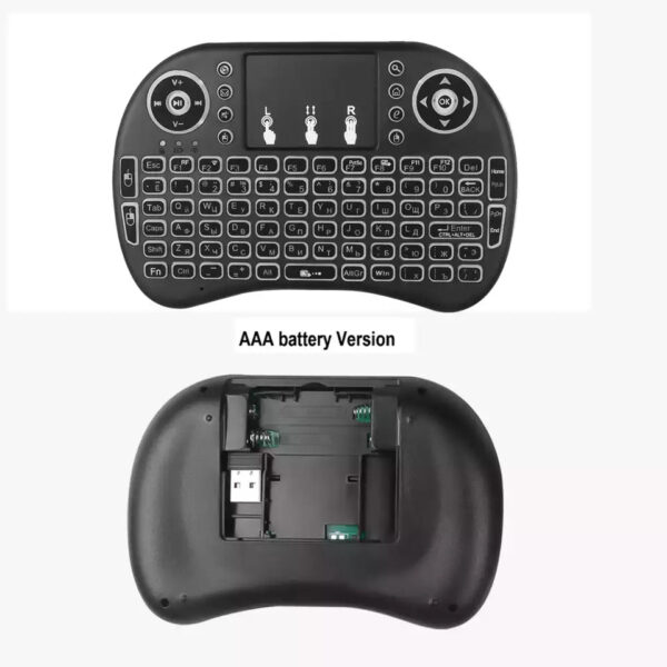 mini rgb bezicna tastatura okshop 3 - Pogodno za igranje igrica putem TV BOX uređaja, surfovanje internetom. Bežična tastatura sa touch-padom i pozadinskim osvetljenjem u tri boje. Modovi osvetljenja: crvena, plava, zelena ili isključeno osvetljenje. Raspored tastera: Qwerty (tip tastature prema rasporedu). Napaja se baterijama AAA. Gumirani tasteri kvalitetne izrade.